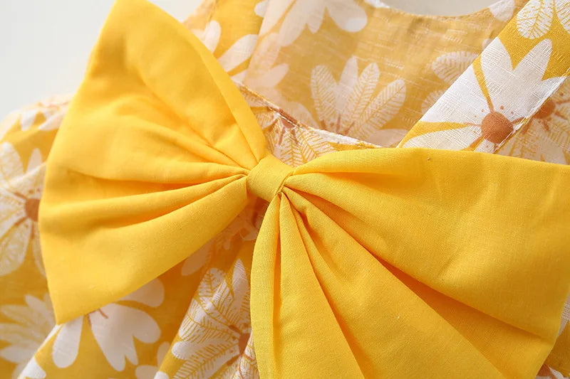 Vestido azul com laço